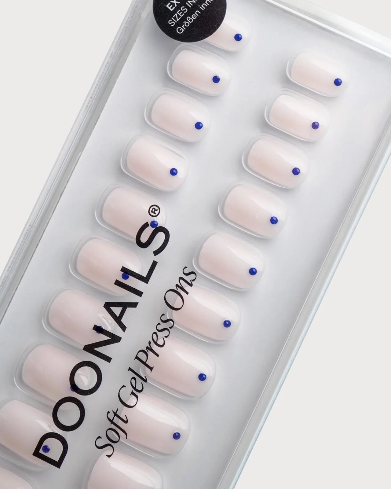 Blue Dots Extra Corte Quadrate Press Ons in Soft Gel - Image 5