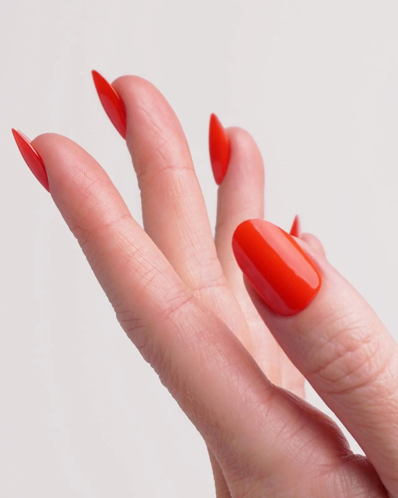 On Fire Mani & Pedi Set Strisce in Gel UV - Image 4
